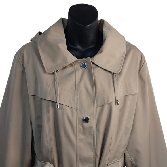 London Fog Trench Coat Women's Tan/Beige Trench Coat Size XL - Picture 3 of 10